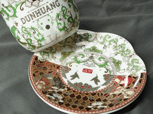 敦煌博物館文創(chuàng)產(chǎn)品斬獲2021金熊貓?zhí)旄畡?chuàng)意設計銀獎與銅獎